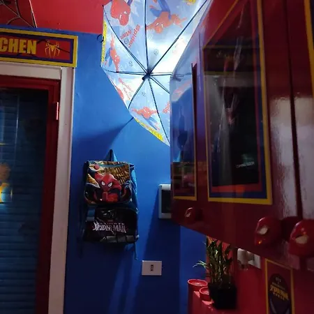 Spiderman House Гостьовий будинок *