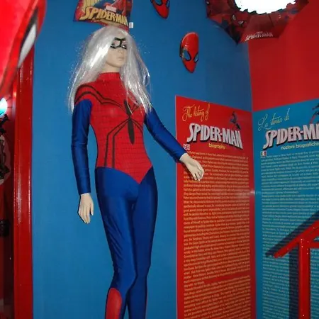 Spiderman House Гостьовий будинок Катанія